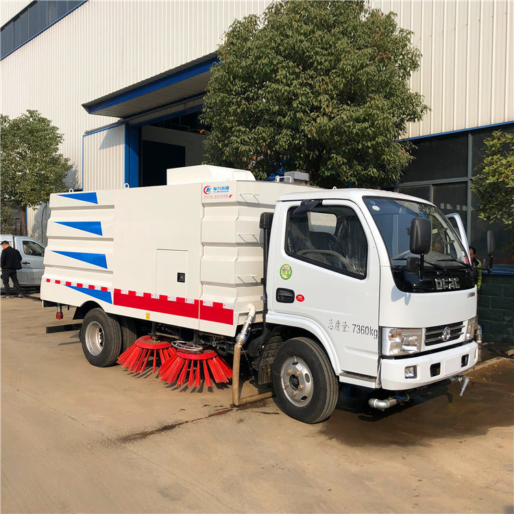 동펜 도로 청소 트럭 5000 리터 진공 소형 거리 청소 트럭