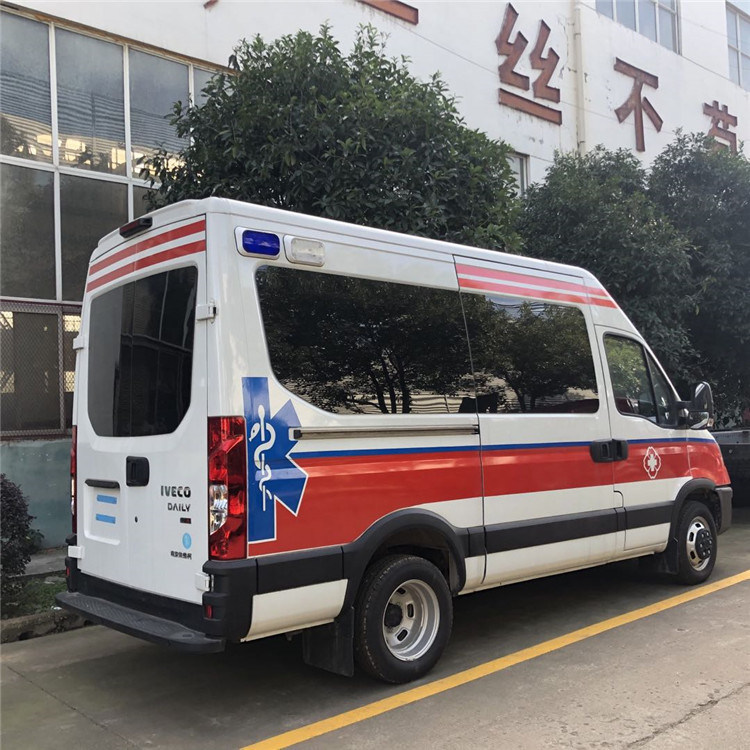 Tipo hospital para trabajos de tipo medio móvil del combustible diesel de IVECO 4*2 de la ambulancia de ICU