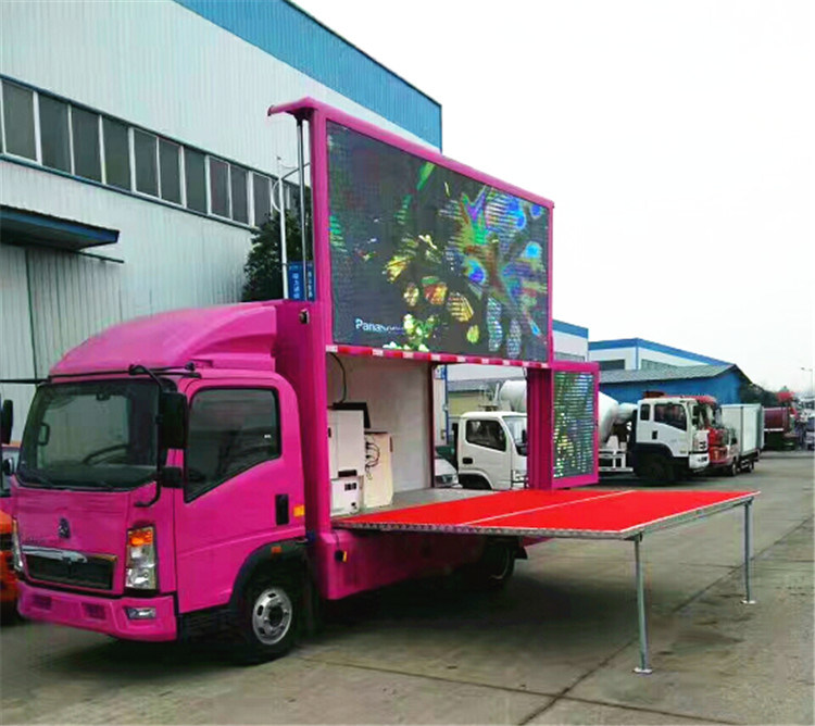 Тележка P8 4x2 цифров СИД 120HP мобильная рекламируя с этапом