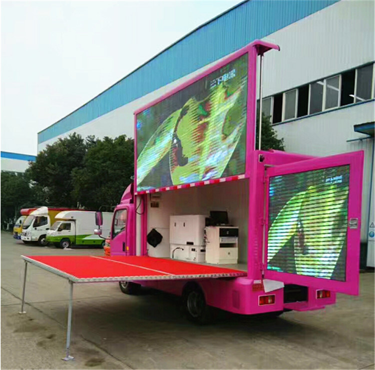 Тележка P8 4x2 цифров СИД 120HP мобильная рекламируя с этапом