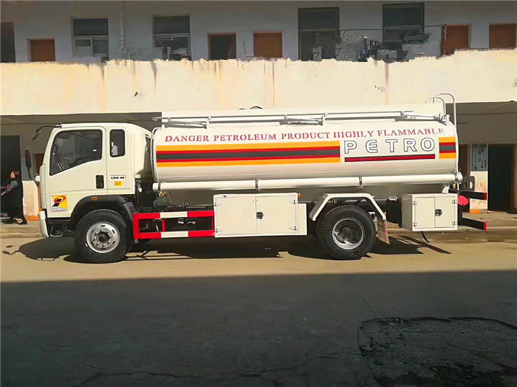 caminhão do reabastecimento do aeroporto 10m3 caminhão de tanque móvel 10000L do óleo de 90 km/h com distribuidor do combustível
