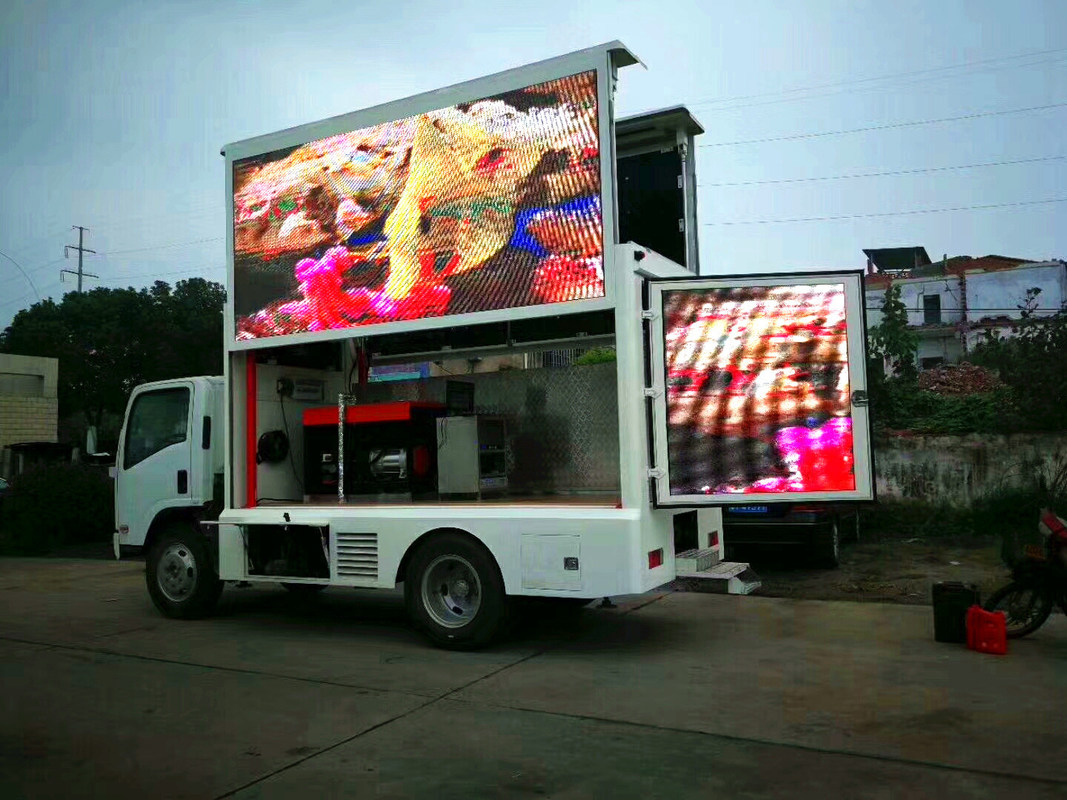 Camión móvil publicitario video al aire libre 3840*1728m m P4 de la cartelera con el sistema de elevación hidráulico