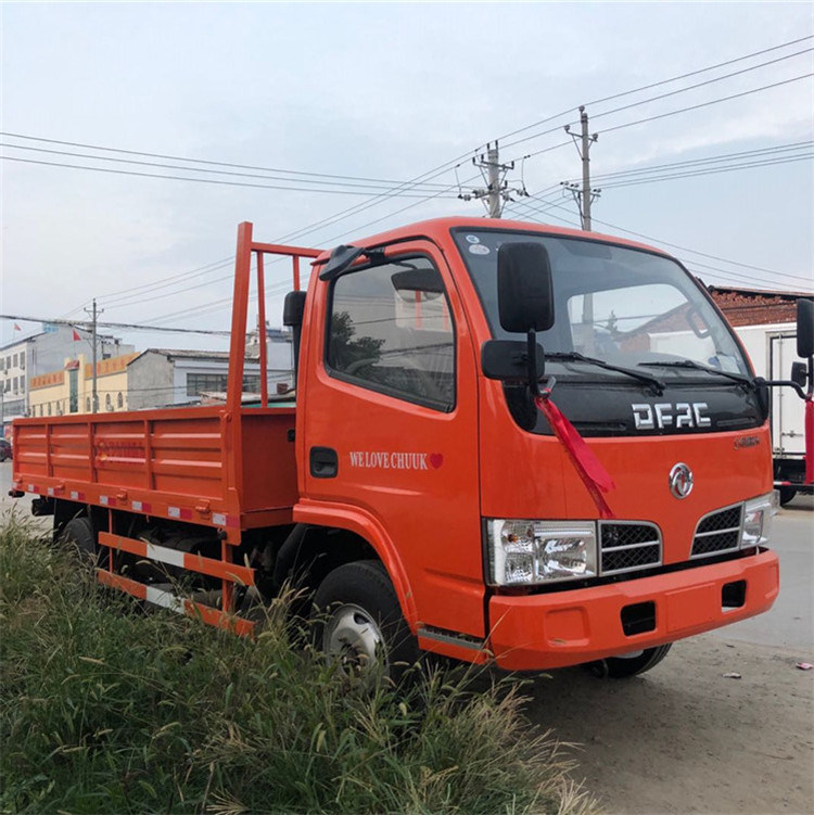 Feuergebührender fracht-100Km/h Dieselkraftstoff-Art Packwagen-des LKW-82hp 4*2