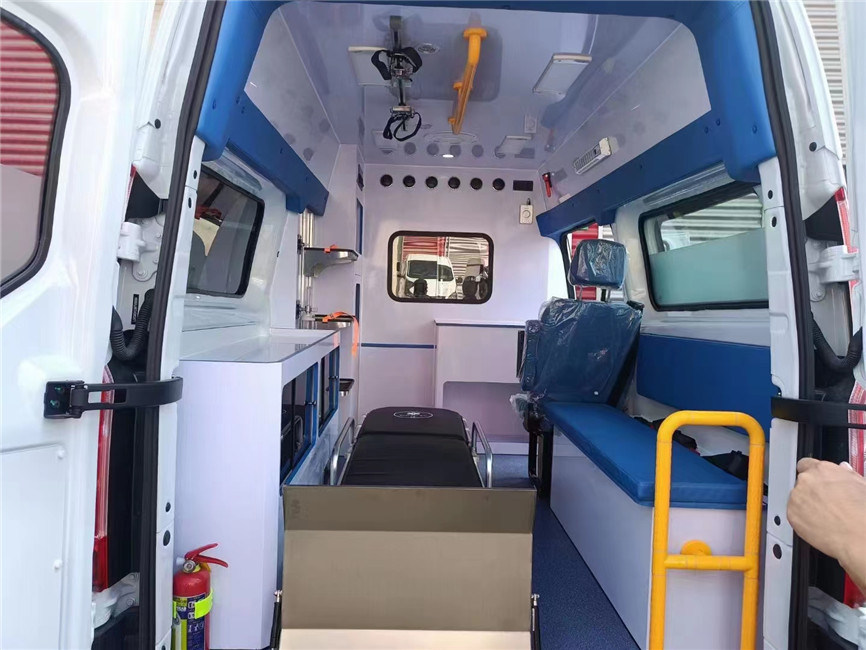 6 sièges Diesel Ambulance de charge moyenne Surveillance d'urgence Ford V362 Transit Fourgon d'ambulance