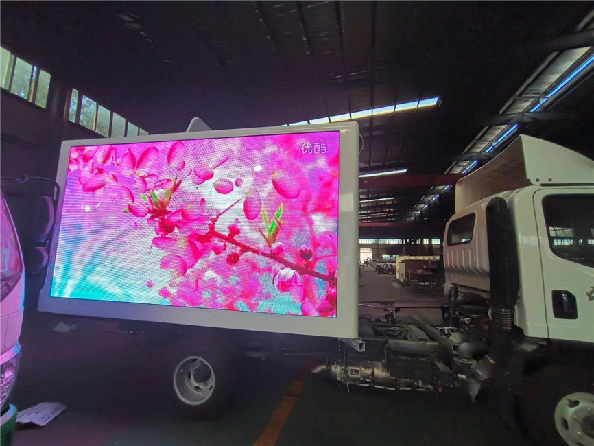 P5 P6 Ad Digital Billboard Mobile LED Display Truck Outdoor Full Color Met Generator
