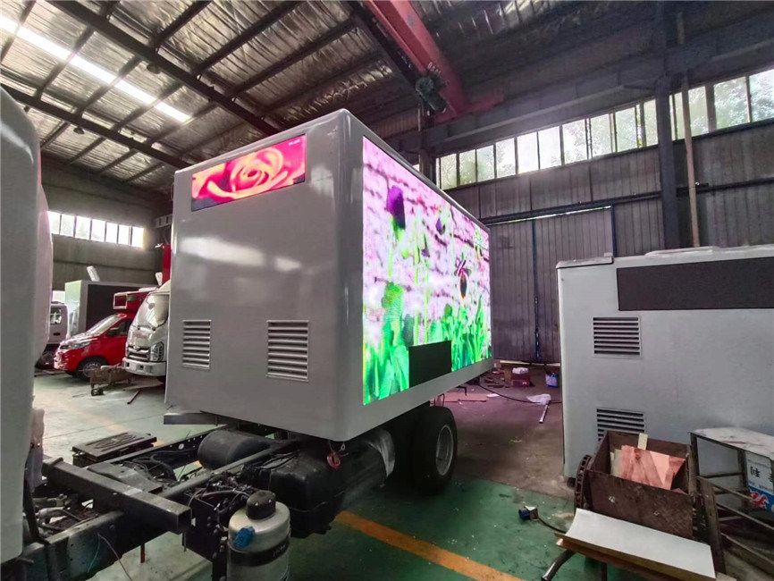 P6 Digital Billboard Truck 320*160mm 3 стороны P5 Мобильный светодиодный дисплей Реклама грузовика