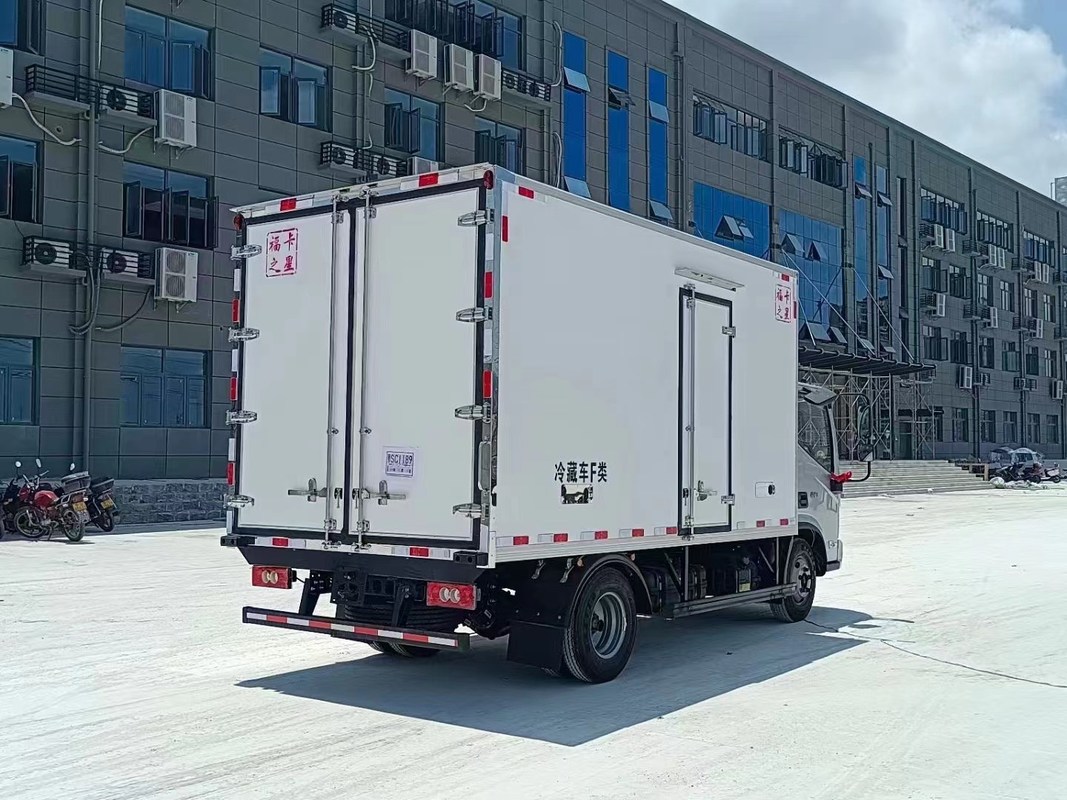 3톤 아이스 박스 트럭 130hp 냉장고 트럭 중국 ISO Ccc와 아이스크림 운송