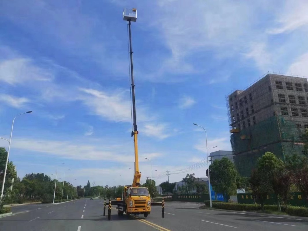 4×2 ведроподъемный грузовик 116 л.с. Рабочее транспортное средство на большой высоте Евро 6 грузовик с воздушной платформой