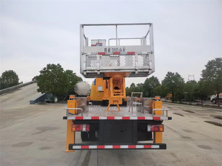 Isuzu 18м Гидравлическая платформа для работы в воздухе Грузовик Человек Подъемник Телескоп 360° Поворачивай