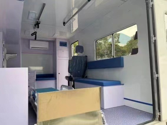 130 km/h Vehículo de la UCI del hospital IVECO Ambulancia de transporte para servicios médicos de emergencia