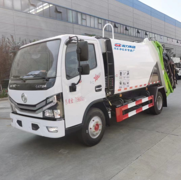 중국 브랜드 둥펑 소형 압축기 쓰레기 트럭 6.50-16 타이어 및 예비