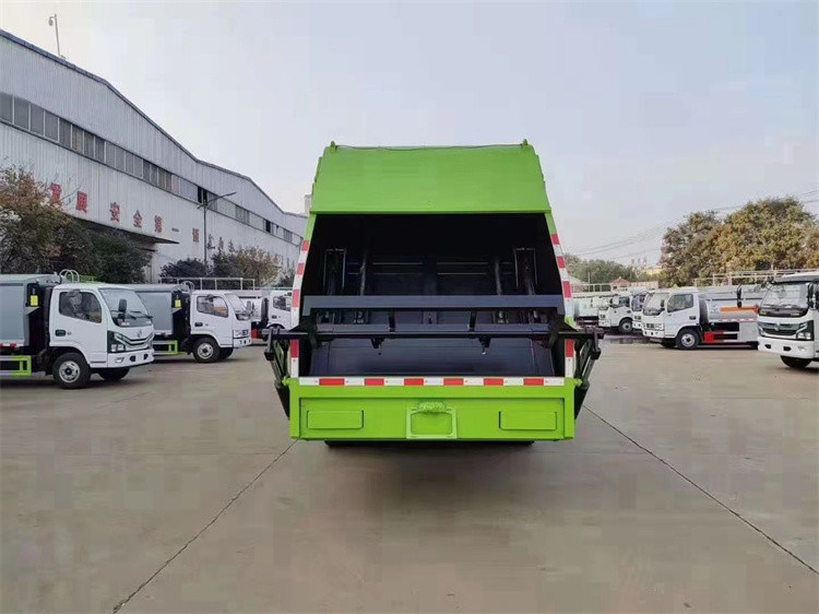 작은 쓰레기 트럭 6개 쓰레기 수집 쓰레기 트럭 1개의 예비 타이어 기어 박스 1개의 역기어