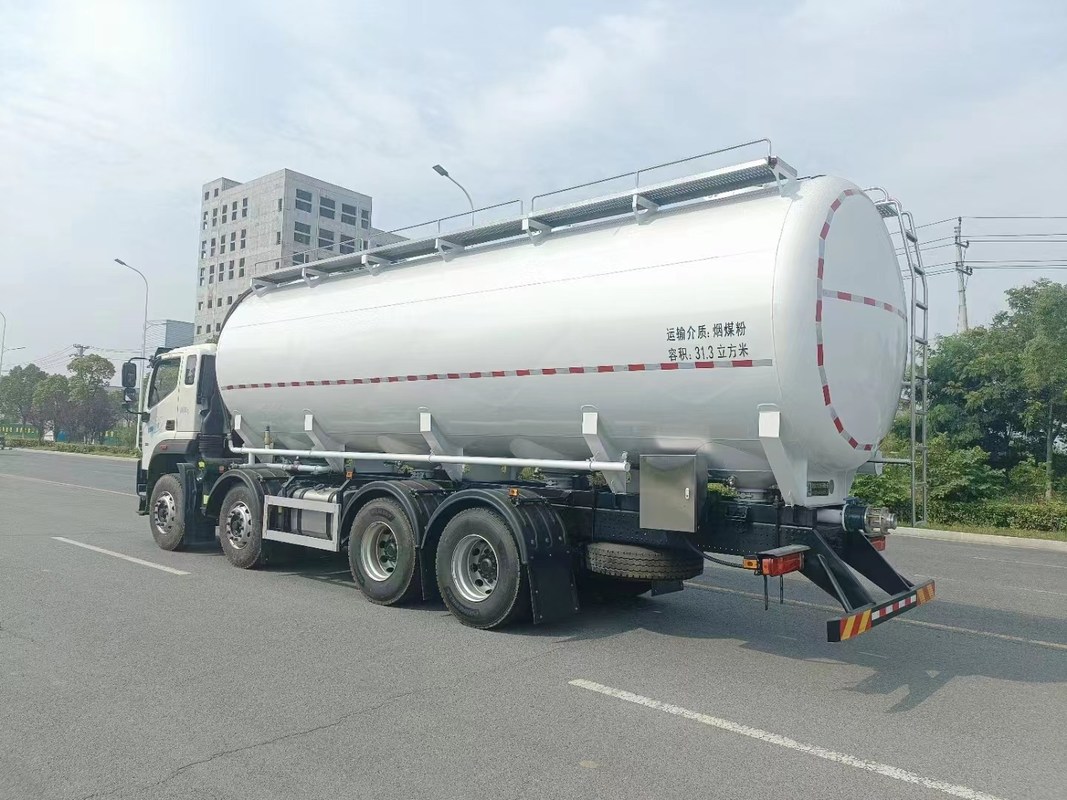 에어컨 캐비니 유로3 또는 유로4 배출 표준을 갖춘 대량 시멘트 운송 트럭