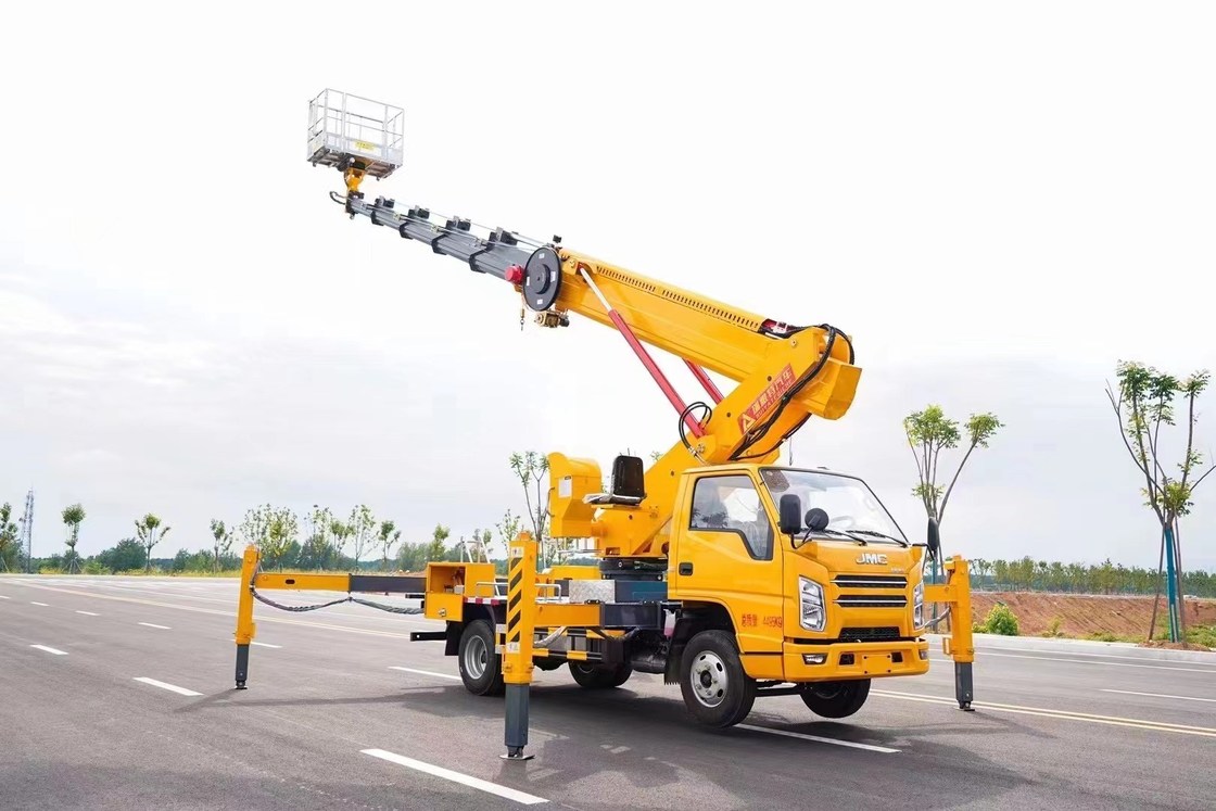 트럭용 JMC 항공 작업 플랫폼 크기 L X W X H mm 5995*2050*2900mm