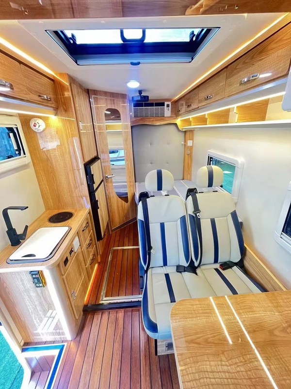 강철 프레임 구조 RV 카라반 밴 5998*2480*3250 타이어 포함 235/75R17.5 16PR