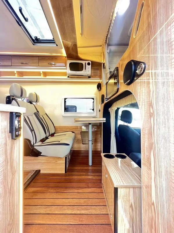 강철 프레임 구조 RV 카라반 밴 5998*2480*3250 타이어 포함 235/75R17.5 16PR