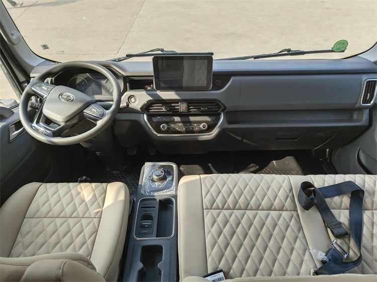 YUEJIN 4x2 모바일 오토 모터캠어 야외 고급 RV 캐러반 밴 가족 여행