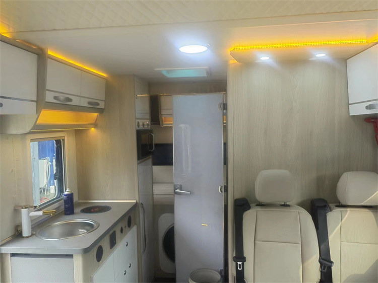 Мобильный туристический грузовик RV караван фургон с двигателем 190 л.с. Максимальная полезная нагрузка 7042 кг