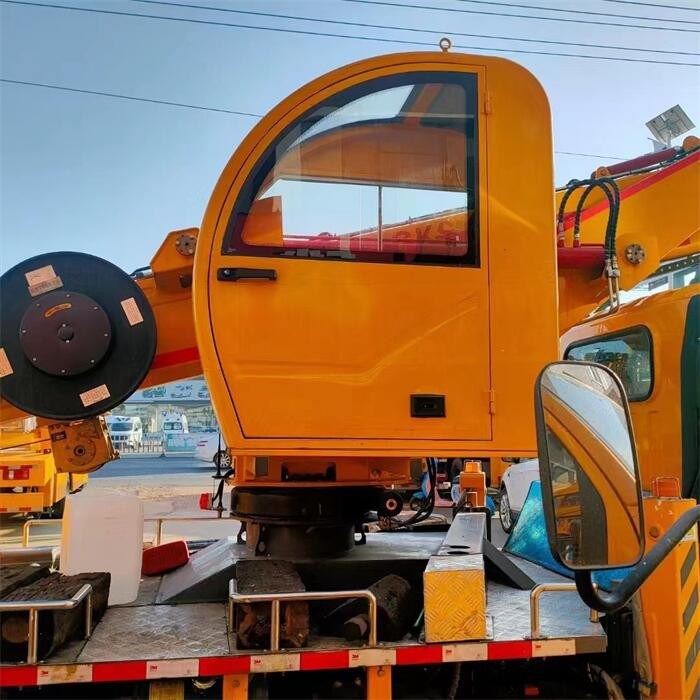 132HP 유로 5 항공 작업 플랫폼 트럭