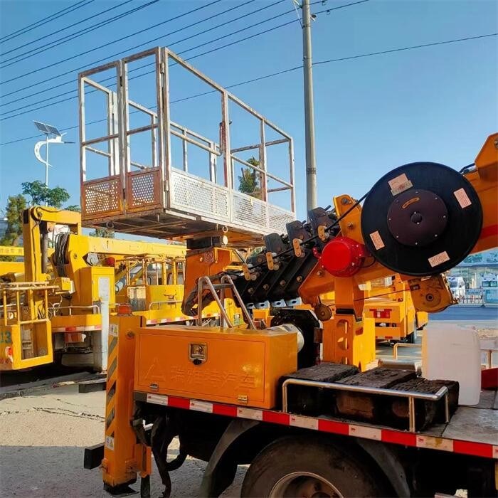 132HP 유로 5 항공 작업 플랫폼 트럭