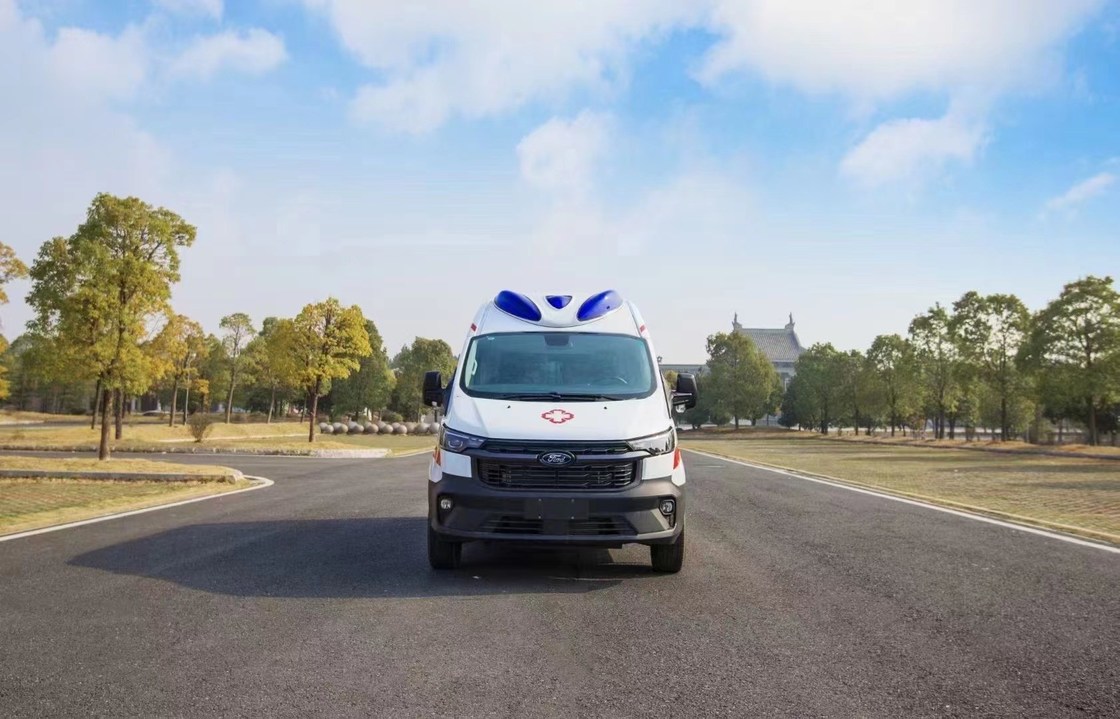 Euro 5 4*2 Ford аварийная машина скорой помощи с снаряжением первой помощи и шкафчиком