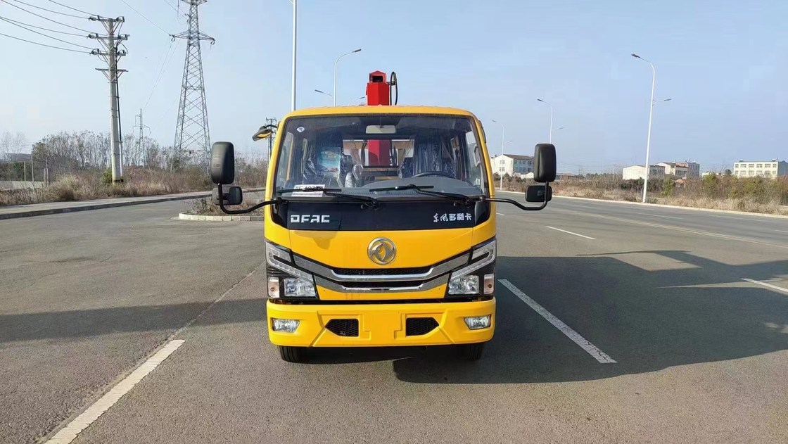 DF 3 persone seduta camion gru montata con tipo di guida RHD e 6 pneumatici