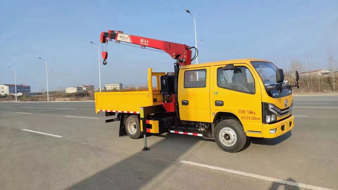 DF 3 persone seduta camion gru montata con tipo di guida RHD e 6 pneumatici