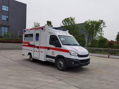 3300 Poids brut du véhicule 4x4 Ambulance d'urgence à transmission manuelle
