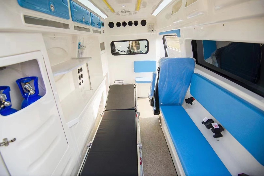 3300 Poids brut du véhicule 4x4 Ambulance d'urgence à transmission manuelle