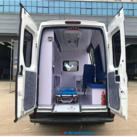 Iveco Ambulance 2800 mm Furgonetas de ambulancia con base de ruedas con 90 kW de potencia nominal y 3550 kg de peso bruto