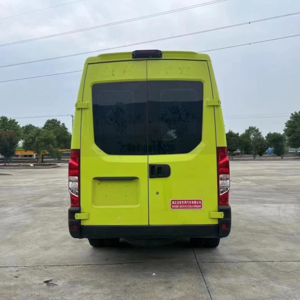 4*2 Iveco Ambulance Euro 6 классическая аварийно-спасательная машина с максимальной скоростью 145 км/ч