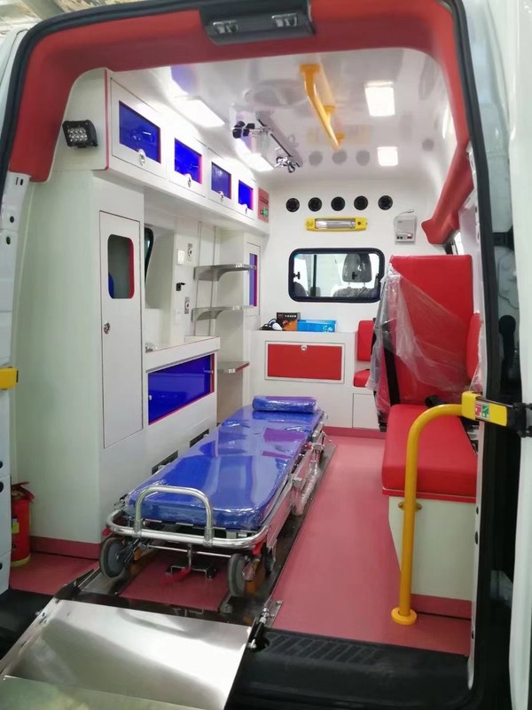 Ambulance de marque japonaise 14/12 ° Angle d'approche/départ 4x2 Véhicule Voiture d'urgence pour les situations critiques