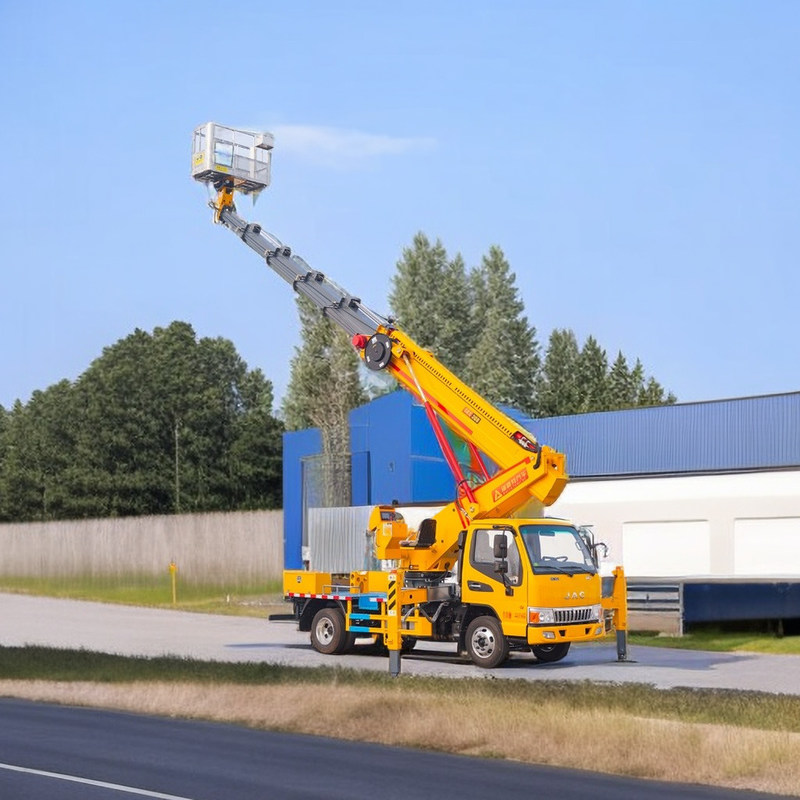 이수즈 85KW 에어리얼 워킹 트럭 버킷 트럭 200kg 로드 5 스피드 수동 육각형 지브 스트로브 라이트