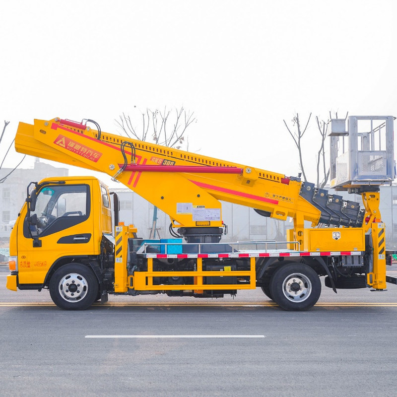 Двухместный грузовик с передней и задней V-оутриггерами