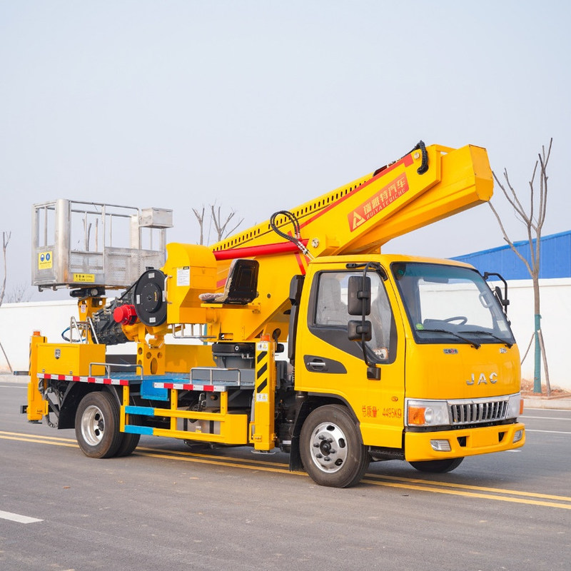 Двухместный грузовик с передней и задней V-оутриггерами