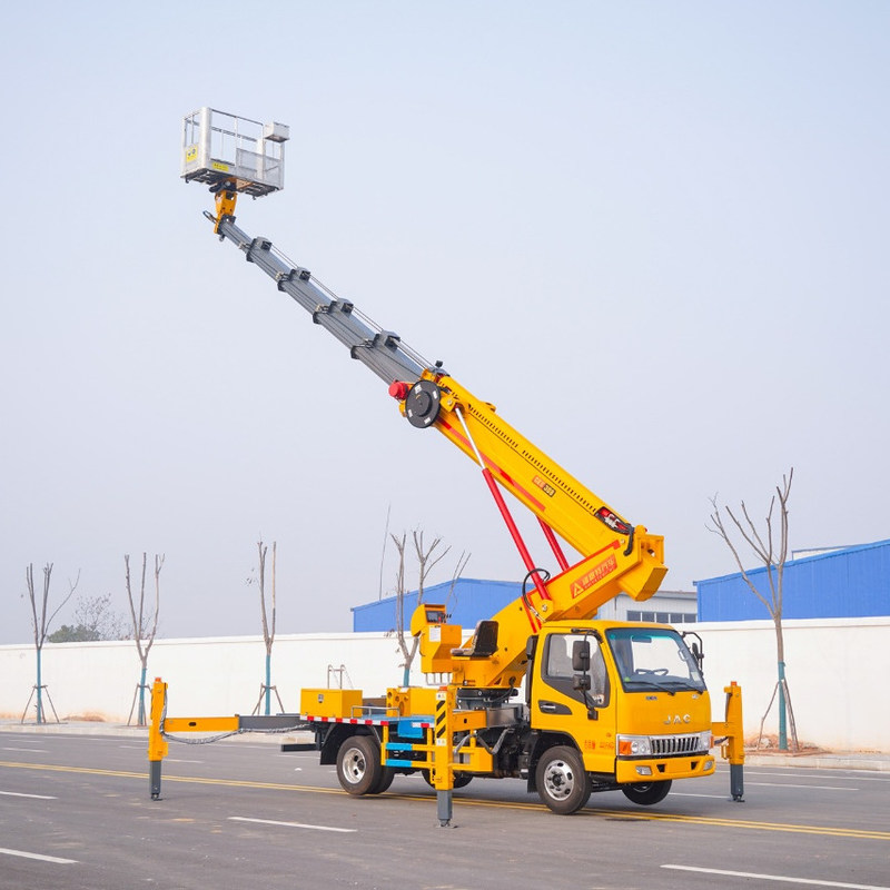 Двухместный грузовик с передней и задней V-оутриггерами