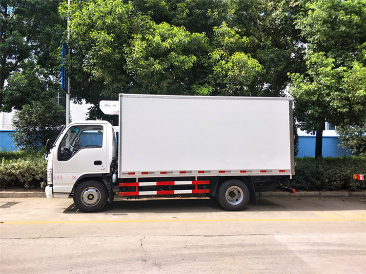 Japan 4*2 ISUZU Kühlschrank LKW PTO-System 5 Tonnen Gefrierwagen