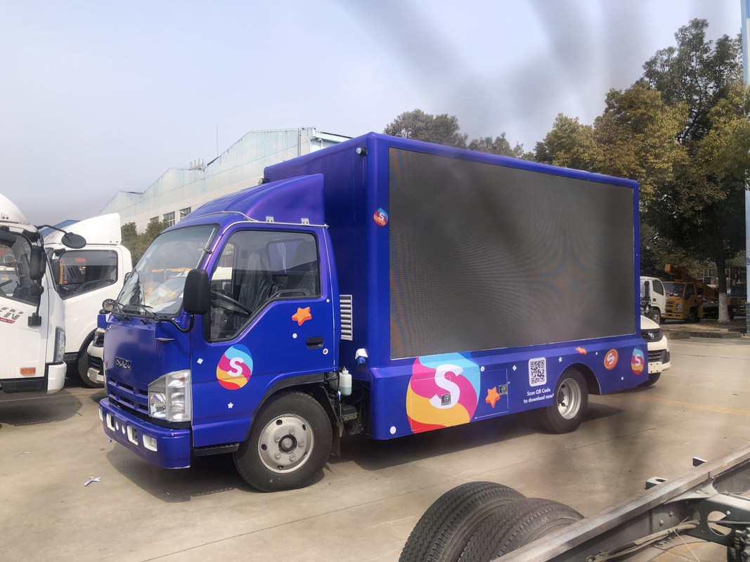 P4 5 6 Isuzu Camión móvil con pantalla LED 4X2 95km/h Camión móvil mini