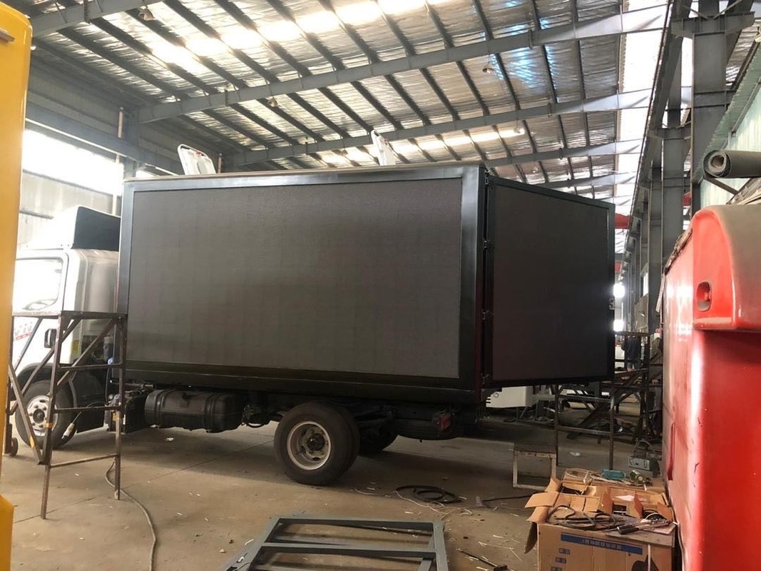 LED-Roving Werbewagen Japanische Marke 4,2m Kleiner Led-Funk-Bühnenwagen