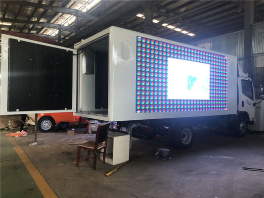 P4 Digital Billboard Truck waterproof 192 * 192mm LED Screen Van High Brightness Outdoor